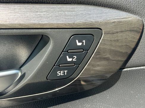 Used 2026 Toyota Highlander Platinum AWD/4WD image 27