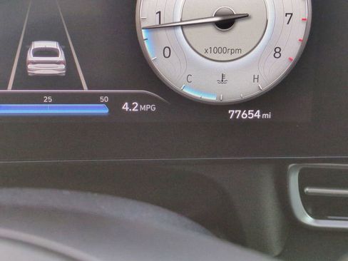 Used 2023 Hyundai Elantra Limited image 30