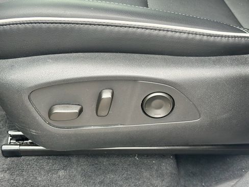 Used 2025 Buick Enclave Preferred FWD image 10