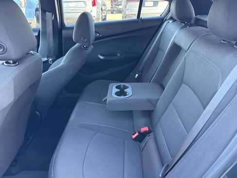 Used 2017 Chevrolet Cruze LT w/ Sun And Sound Package image 6