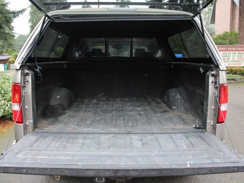 Used 2005 Ford F150 Lariat image 16