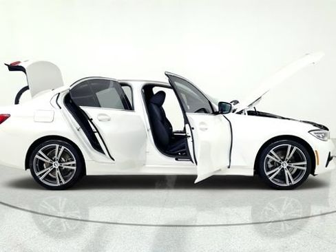 Used 2020 BMW 330i Sedan w/ Convenience Package RWD image 20