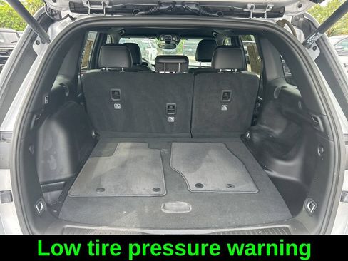 Certified 2024 Jeep Grand Cherokee Limited w/ Black Appearance Package RWD image 30