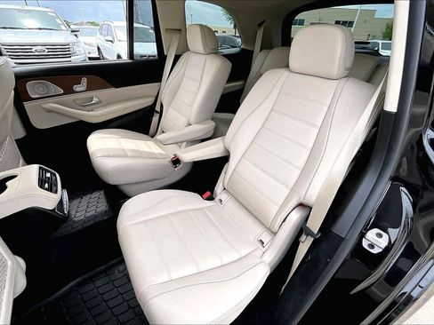 Used 2022 Mercedes-Benz GLS 450 4MATIC image 19