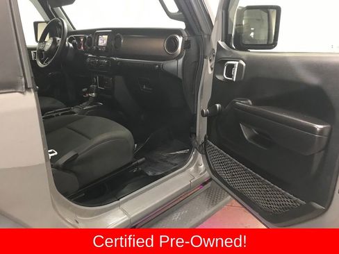 Certified 2020 Jeep Wrangler Sport image 29