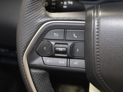 Used 2025 Toyota Tundra Limited AWD/4WD image 33