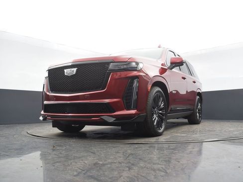 Certified 2023 Cadillac Escalade V w/ LPO, ONYX Package image 48