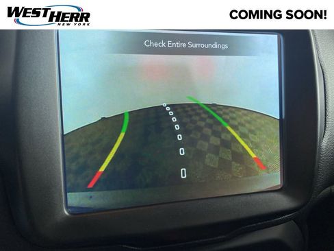 Used 2022 Jeep Renegade Latitude w/ Convenience Group AWD/4WD image 4