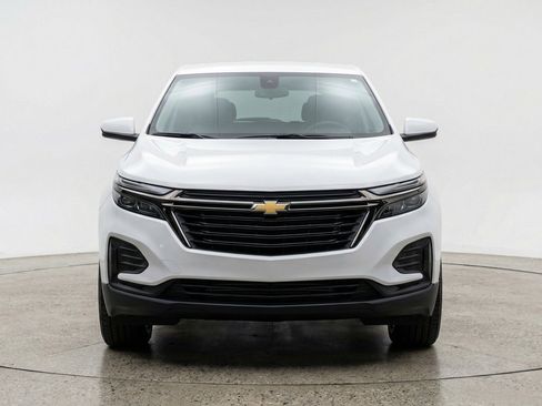 Used 2025 Chevrolet Equinox LT FWD image 2
