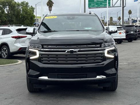 Used 2024 Chevrolet Suburban Premier image 2