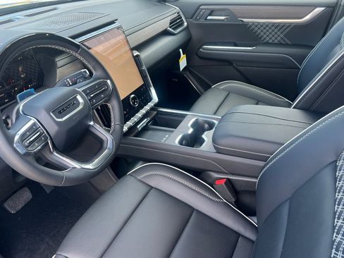 New 2026 GMC Acadia Denali image 7