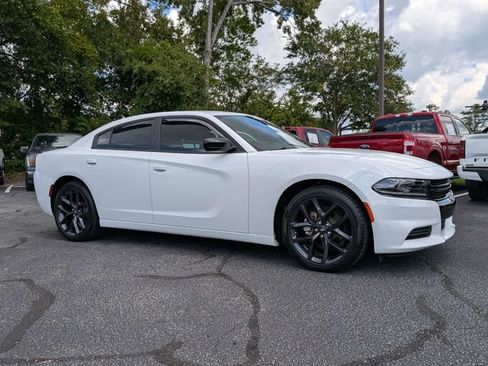 Used 2022 Dodge Charger SXT w/ Blacktop Package RWD image 2