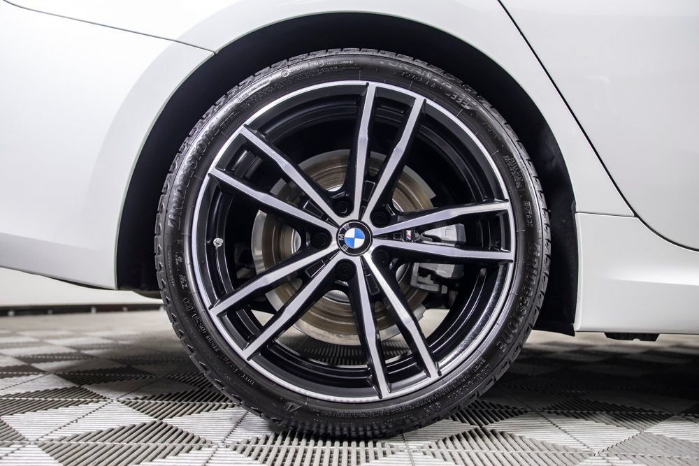 Used 2023 BMW 330i Sedan w/ M Sport Package RWD image 41