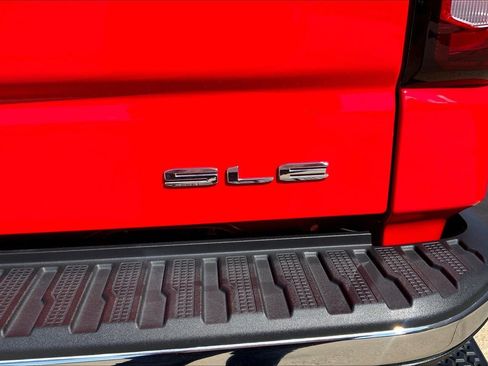 Used 2022 GMC Sierra 1500 SLE w/ Preferred Package AWD/4WD image 8