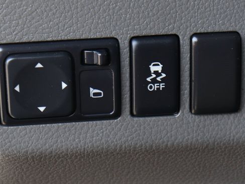 Used 2018 Nissan NV 2500 SV w/ Navigation Package image 26