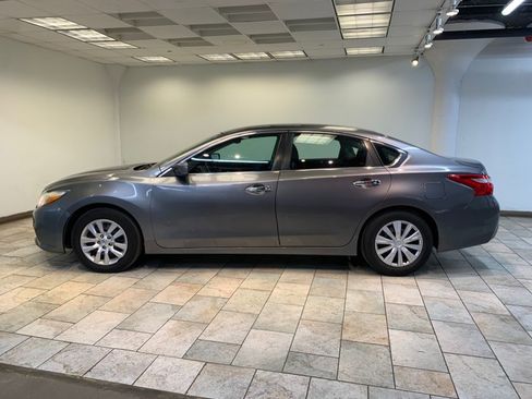 Used 2016 Nissan Altima 2.5 S FWD image 3