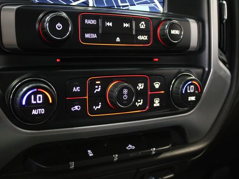 Used 2015 GMC Sierra 1500 SLE w/ SLE Value Package image 31