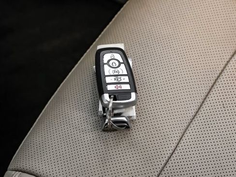 Used 2017 Ford F150 Lariat RWD image 53