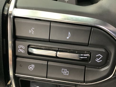 Used 2025 GMC Yukon Denali image 19