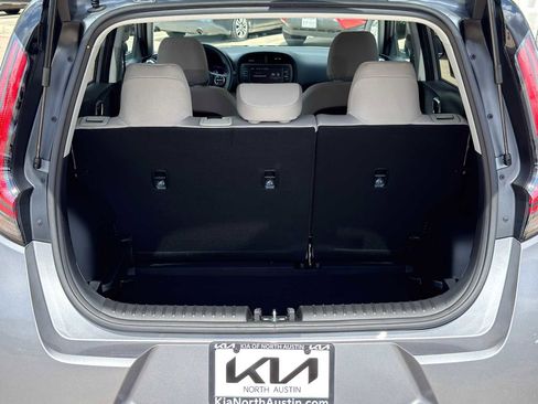 Certified 2025 Kia Soul LX FWD image 7
