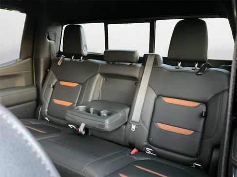 Used 2021 GMC Sierra 1500 AT4 w/ AT4 Premium Package image 9