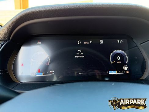 New 2026 Jeep Grand Cherokee Altitude AWD/4WD image 18