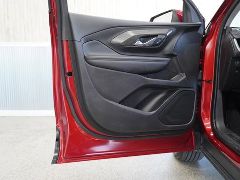 Used 2023 GMC Terrain SLE w/ Driver Convenience Package image 28