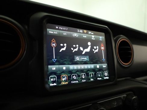 Used 2023 Jeep Gladiator Mojave w/ Cold Weather Group image 17