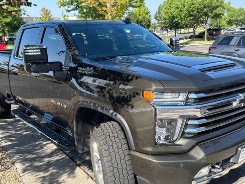 Used 2022 Chevrolet Silverado 3500 High Country w/ Z71 Off-Road Package AWD/4WD image 2