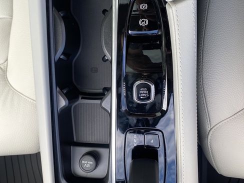 Used 2025 Volvo XC90 T8 Plus w/ Protection Package Premier image 27