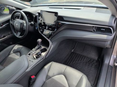 Used 2022 Toyota Camry XSE w/ Cold Weather Package FWD image 18