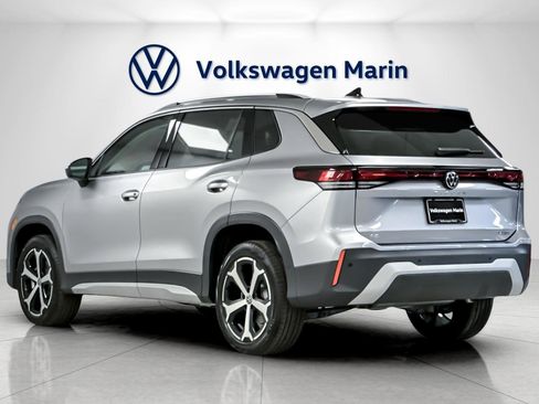 New 2026 Volkswagen Tiguan SE image 3