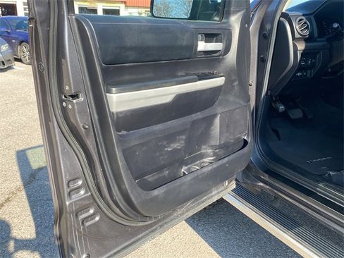 Used 2019 Toyota Tundra SR5 w/ SR5 Convenience Package image 18