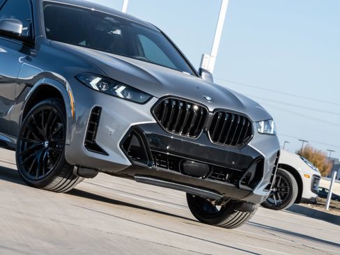 New 2026 BMW X6 xDrive40i w/ Climate Comfort Package image 5