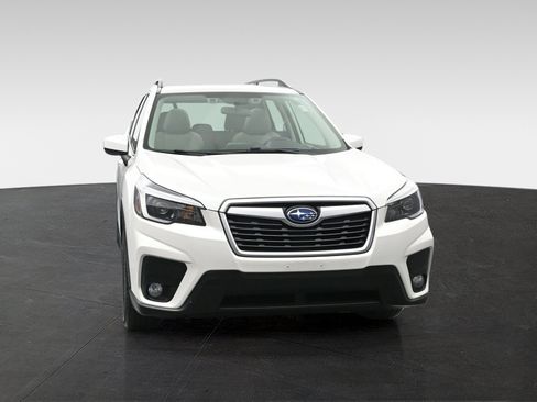 Used 2021 Subaru Forester Premium AWD/4WD image 3