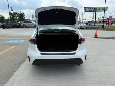 Used 2023 Toyota Corolla LE FWD image 13