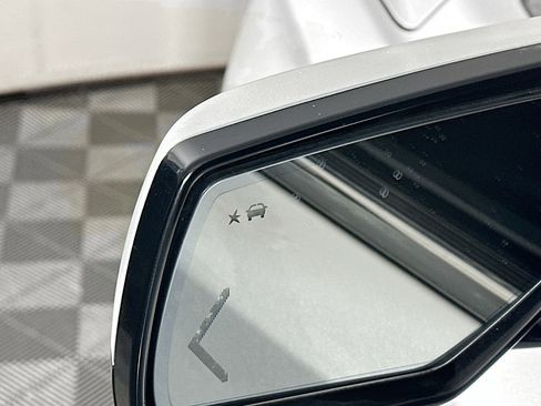 Used 2016 Chevrolet Suburban LT w/ LT Signature Package image 16