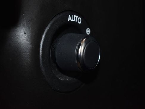 Used 2020 Land Rover Discovery HSE image 22