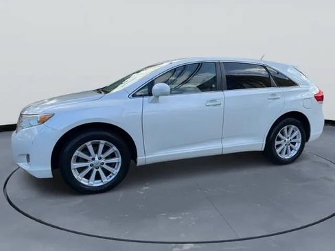 Used 2010 Toyota Venza AWD image 2