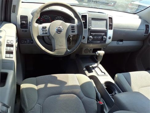 Used 2019 Nissan Frontier SV image 19