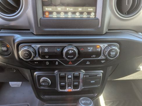 Used 2022 Jeep Wrangler Unlimited Sport image 24