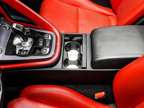 Used 2019 Jaguar F-TYPE P300 image 19