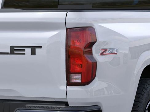 New 2025 Chevrolet Colorado Z71 w/ Technology Package image 12