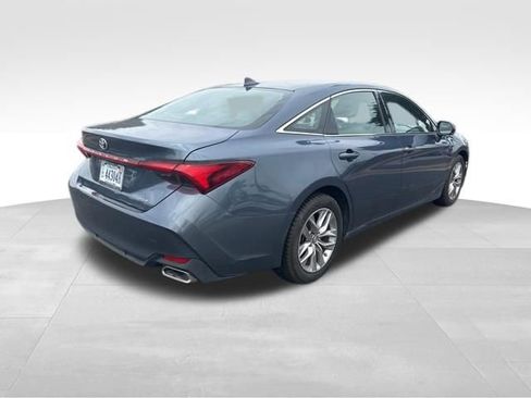 Used 2019 Toyota Avalon XLE w/ Moonroof Package FWD image 11