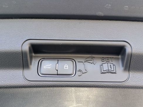 Used 2023 Ford Explorer XLT w/ Equipment Group 202A image 31