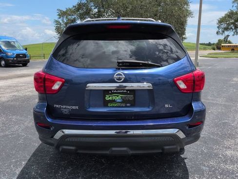 Used 2020 Nissan Pathfinder SL w/ Cargo Package FWD image 5