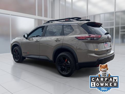 Certified 2025 Nissan Rogue SV AWD/4WD image 4