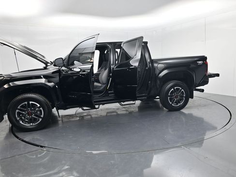 Used 2025 Toyota Tacoma TRD Sport w/ TRD Sport Upgrade Package AWD/4WD image 72