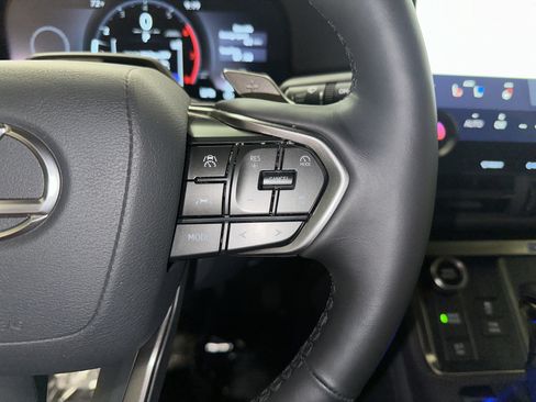 Used 2025 Lexus GX 550 w/ Accessory Package (2T) image 22