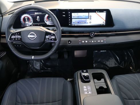 Used 2024 Nissan Ariya AWD image 21